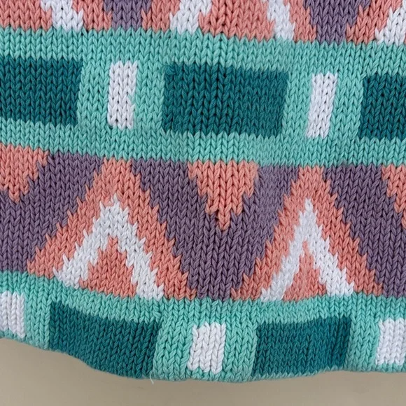 Colorful Geometric Knit Tank Top - Picture 4 of 6